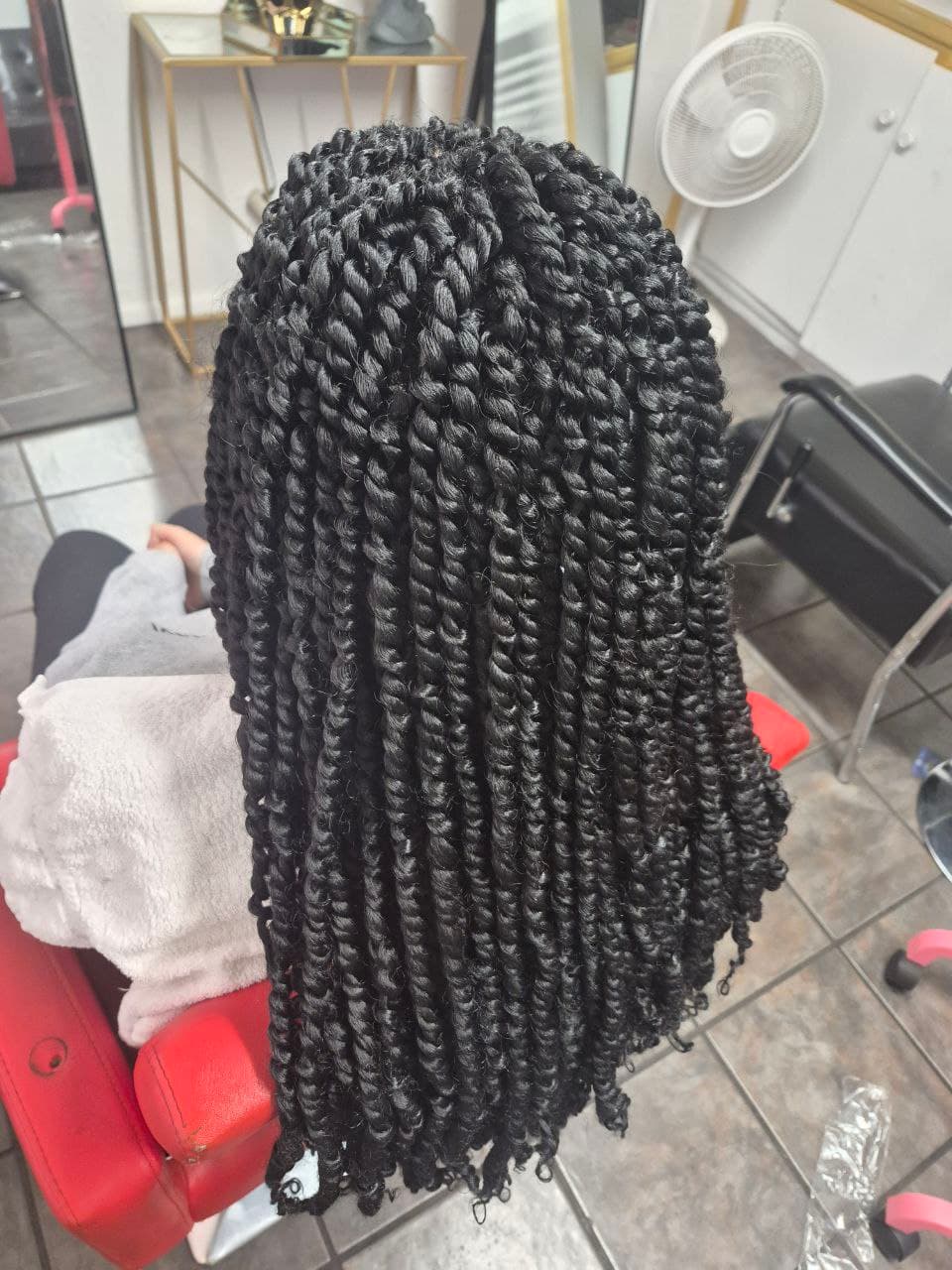 Beautiful regular crochet hairstyle - East Tucson salon